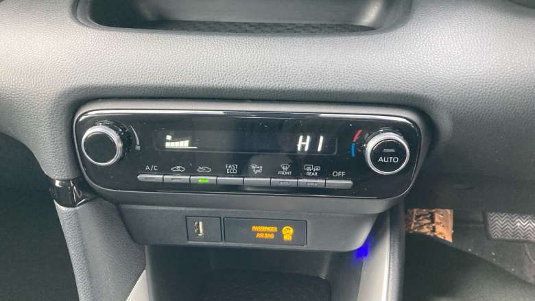 Toyota Yaris 1.5 Hybrid Icon 5dr CVT Hybrid Hatchback